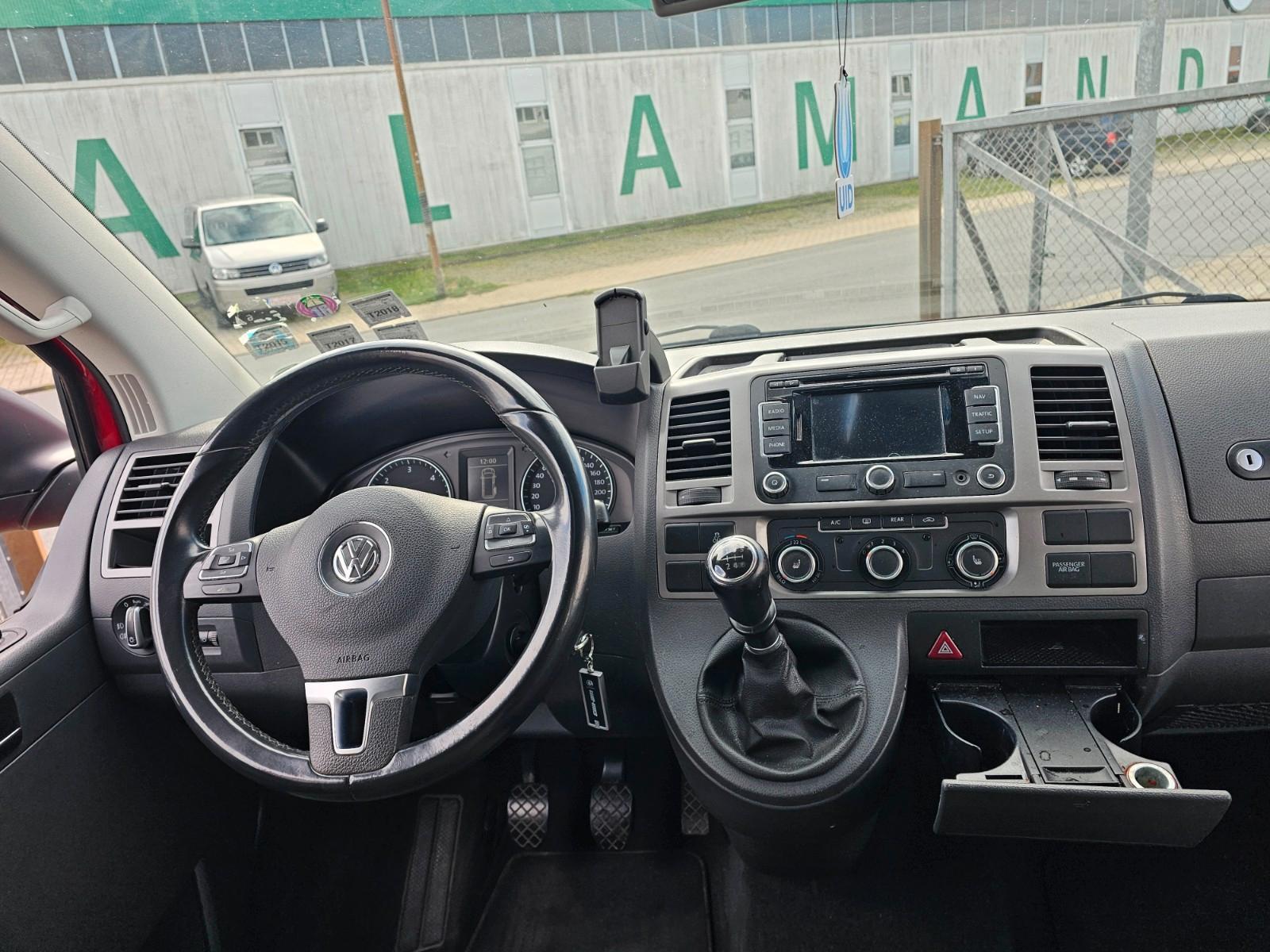 VOLKSWAGEN T5 MULTIVAN 2.0 TDI 140CH - BVM - CHAUFFAGE AUXILLIAIRE - TOIT OUVRANT - 1ERE MAIN - DISTRIBUTION NEUVE