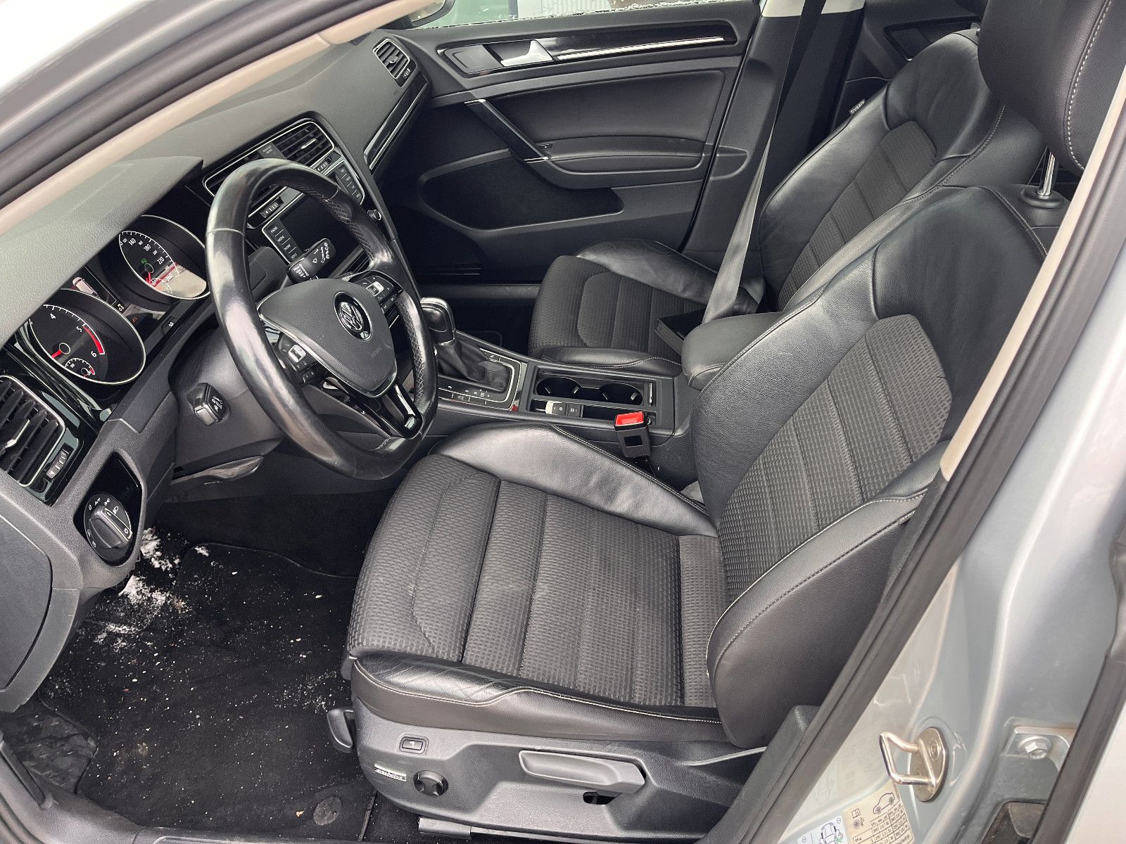 Fahrzeugabbildung Volkswagen Golf VII Variant Highline BMT Unfall