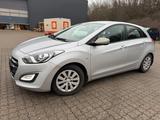 Hyundai i30 1.6 GDi 135PS 65853 - Hyundai i30 mit Benzin-Antrieb: Kombi, 1.6
