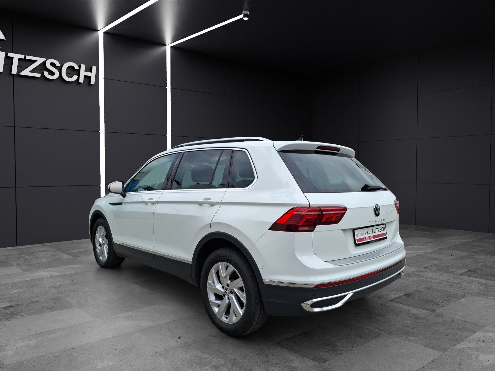 Fahrzeugabbildung Volkswagen Tiguan TDI Elegance DSG 4M Standhzg. Matrix Navi