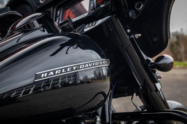 Fahrzeugabbildung Harley-Davidson STREET GLIDE SPECIAL FLHXS