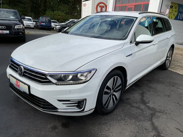 Volkswagen Passat GTE Hybrid Navi LED Standheizung AHK 1 Hd