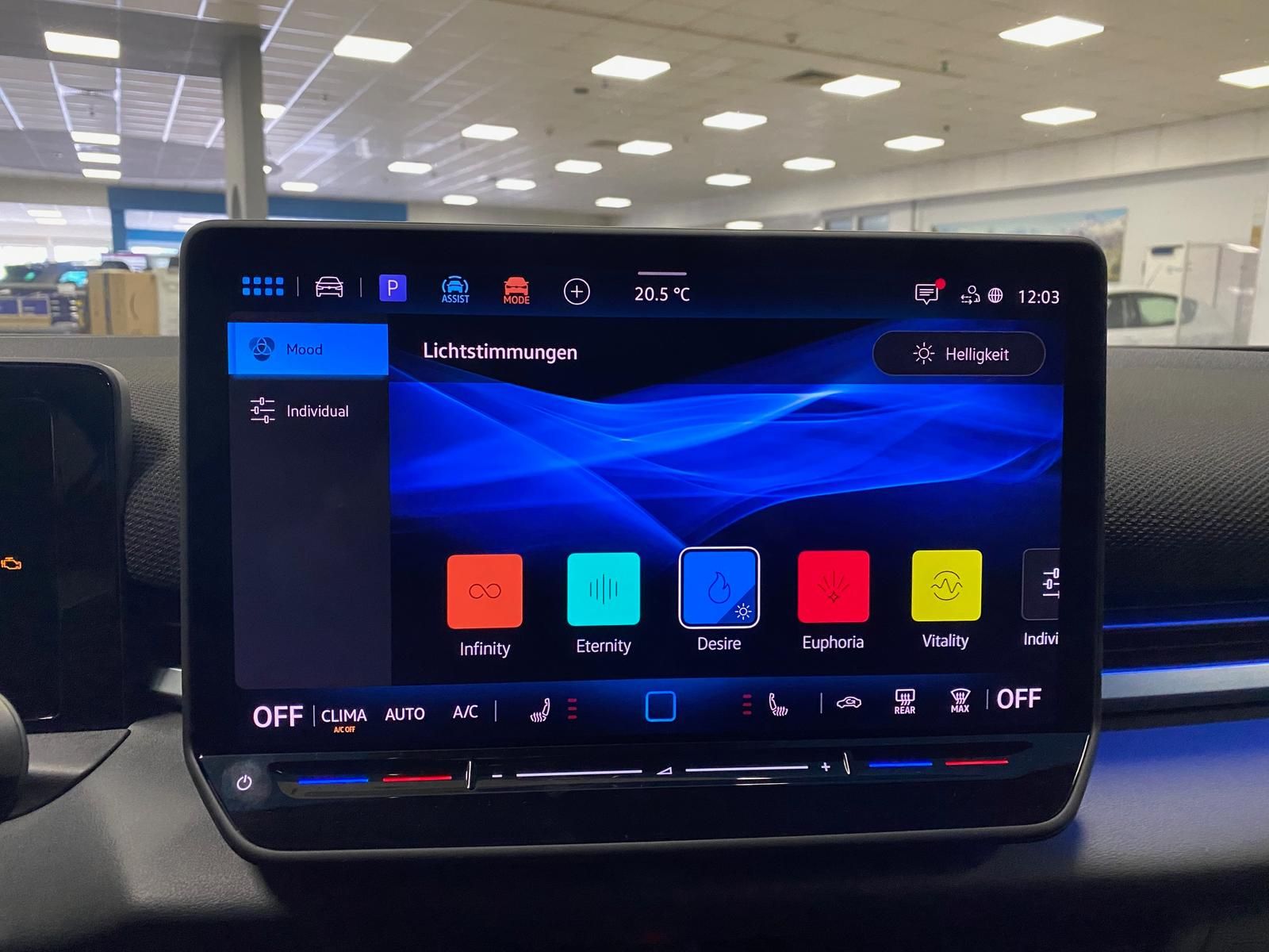 Fahrzeugabbildung Volkswagen T-Roc 1.5 eTSI R-Line NEUES MODELL AHK+ACC+KAMER