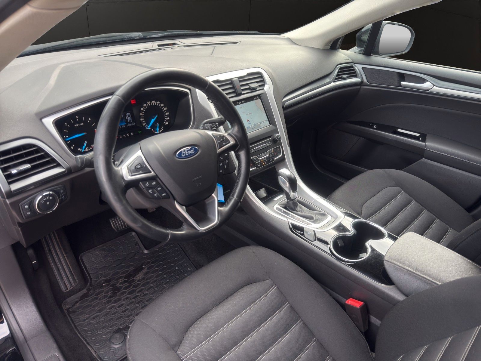 Fahrzeugabbildung Ford Mondeo Business*AHK*Sitzheizung*Tempo*LED*PDC*