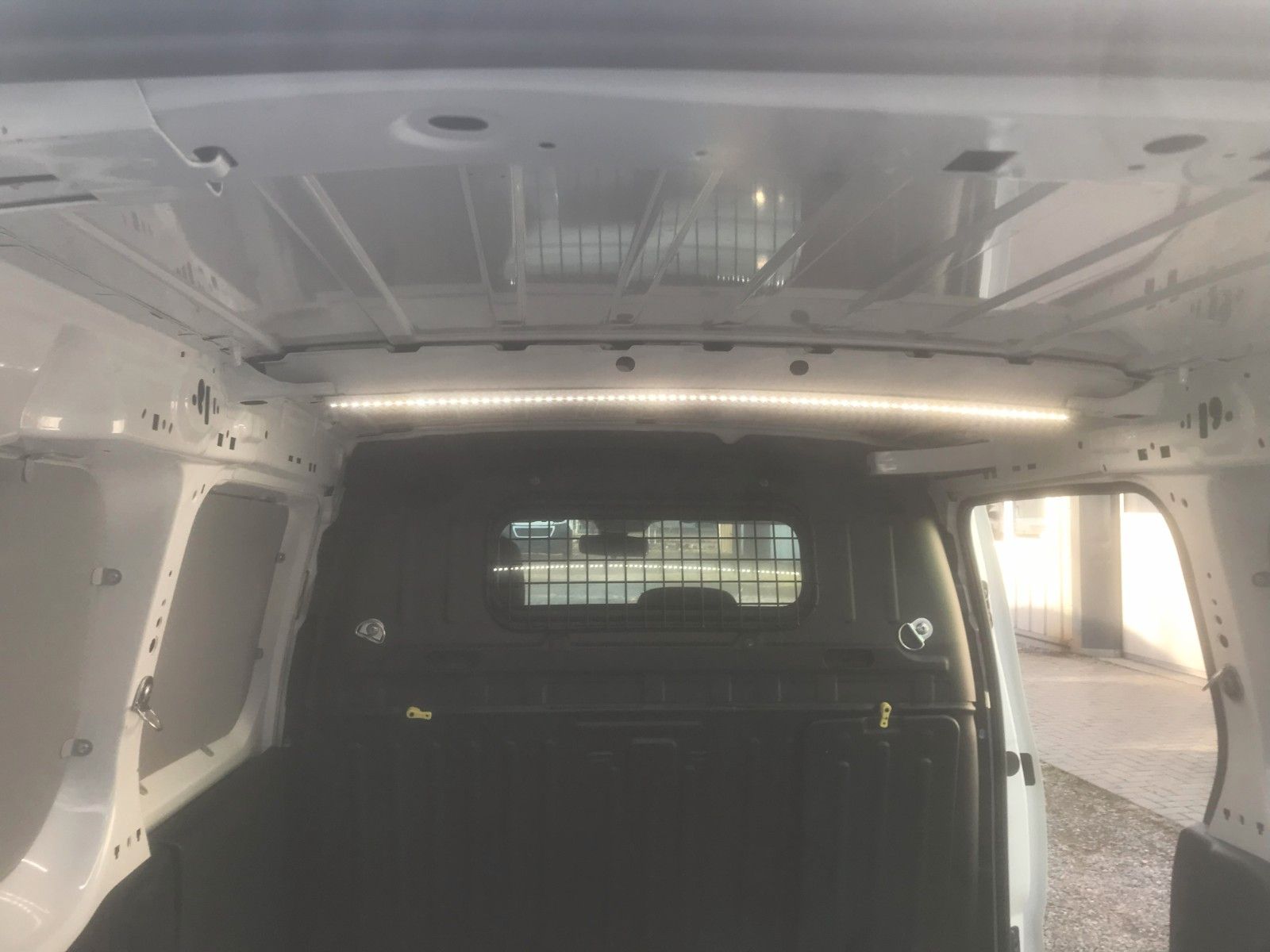 Fahrzeugabbildung Peugeot Partner Premium L2,SHZ,PDC,27796Km