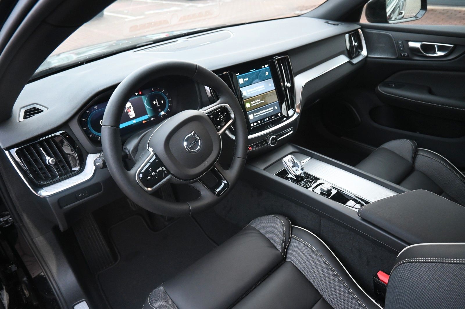 Fahrzeugabbildung Volvo S60 B4 B DSG Plus Dark*STHZG*360°*PANO*ACC*AHK