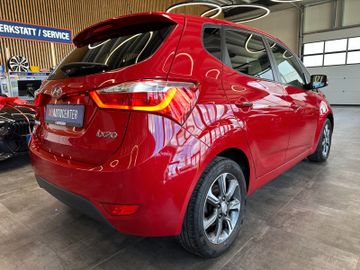 Hyundai ix20*TÜVSERVICE:NEU*SitzLenkradHZ*NAV*TEMPO*PD