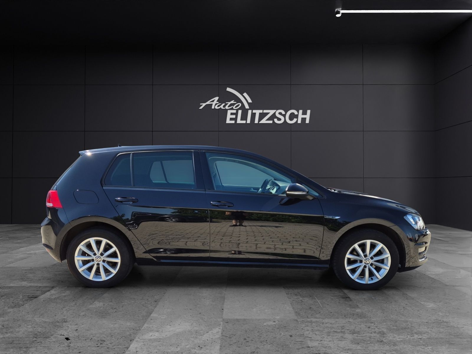 Fahrzeugabbildung Volkswagen Golf VII TSI Lounge Xenon Navi Climatronic GRA P