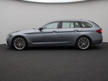 Fahrzeugabbildung BMW 530e xD Pano Kamera DAB HiFi Adapt. Fahrwerk 19"