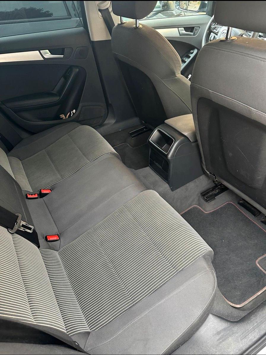 Audi A4 2009 — photo 5