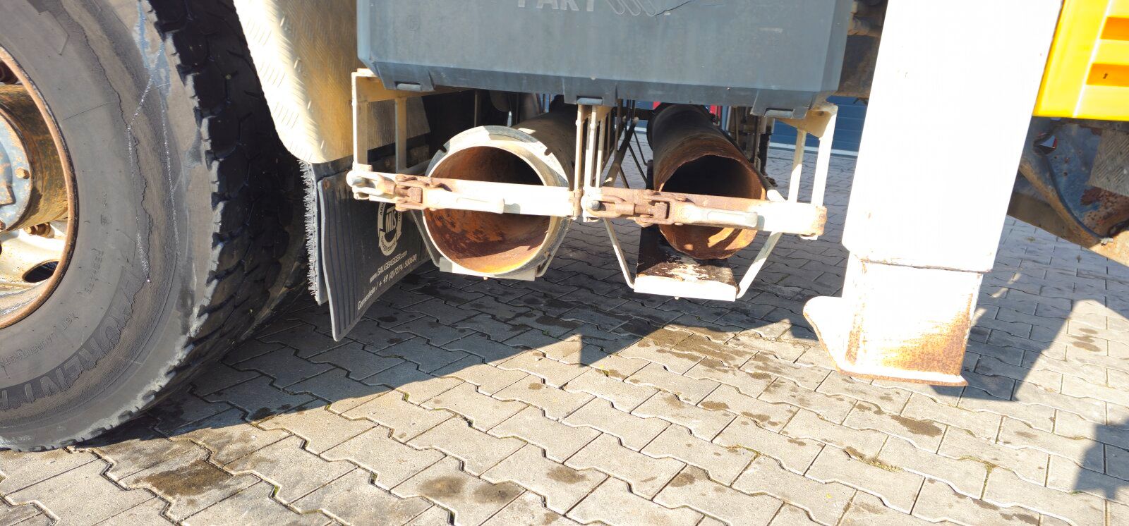Fahrzeugabbildung Iveco 450 6x4 MTS 3A 11T Saugbagger /Drehantrieb /FUNK