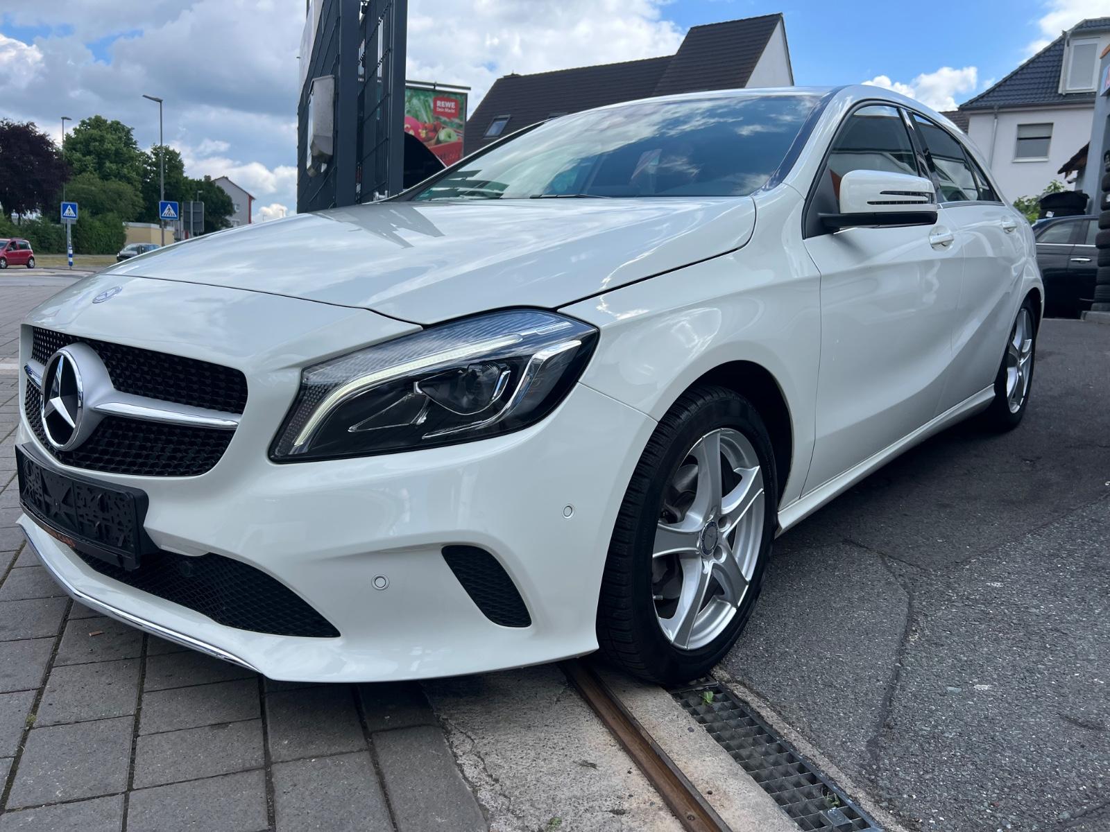 Mercedes-Benz A 180 A A 180 BlueEfficiency*Navi*32000km
