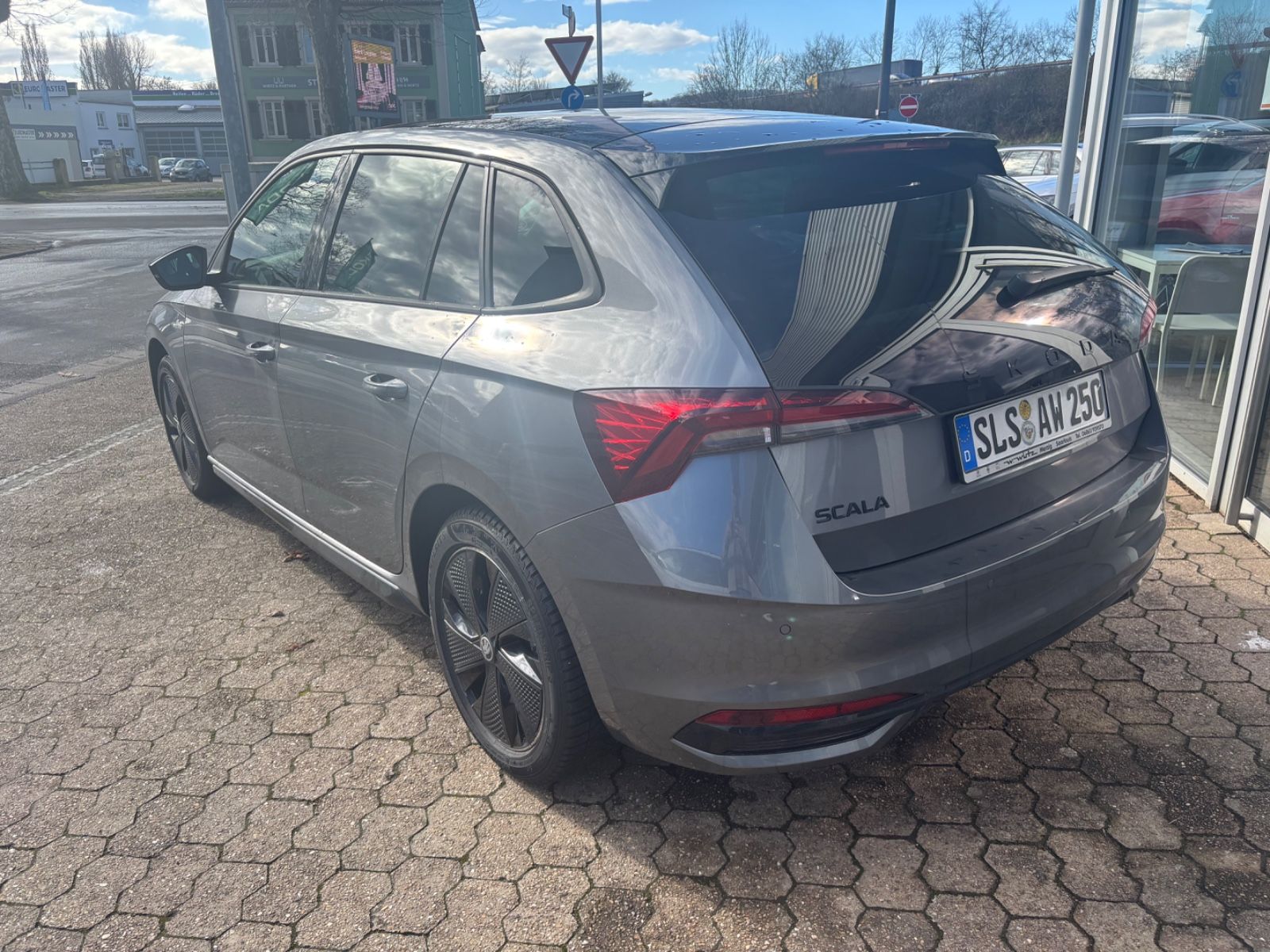 Fahrzeugabbildung SKODA Scala Monte Carlo PANO SHZ