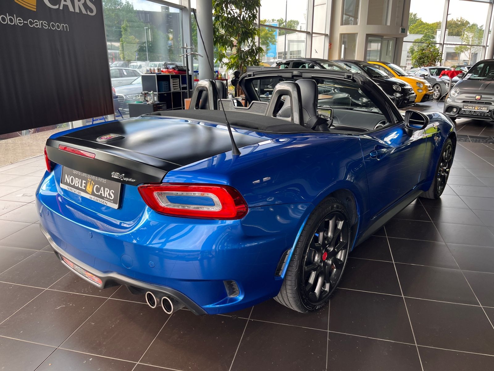Fahrzeugabbildung Abarth 124 Spider NAVI KLIMA LED LEDER ALU BOSE