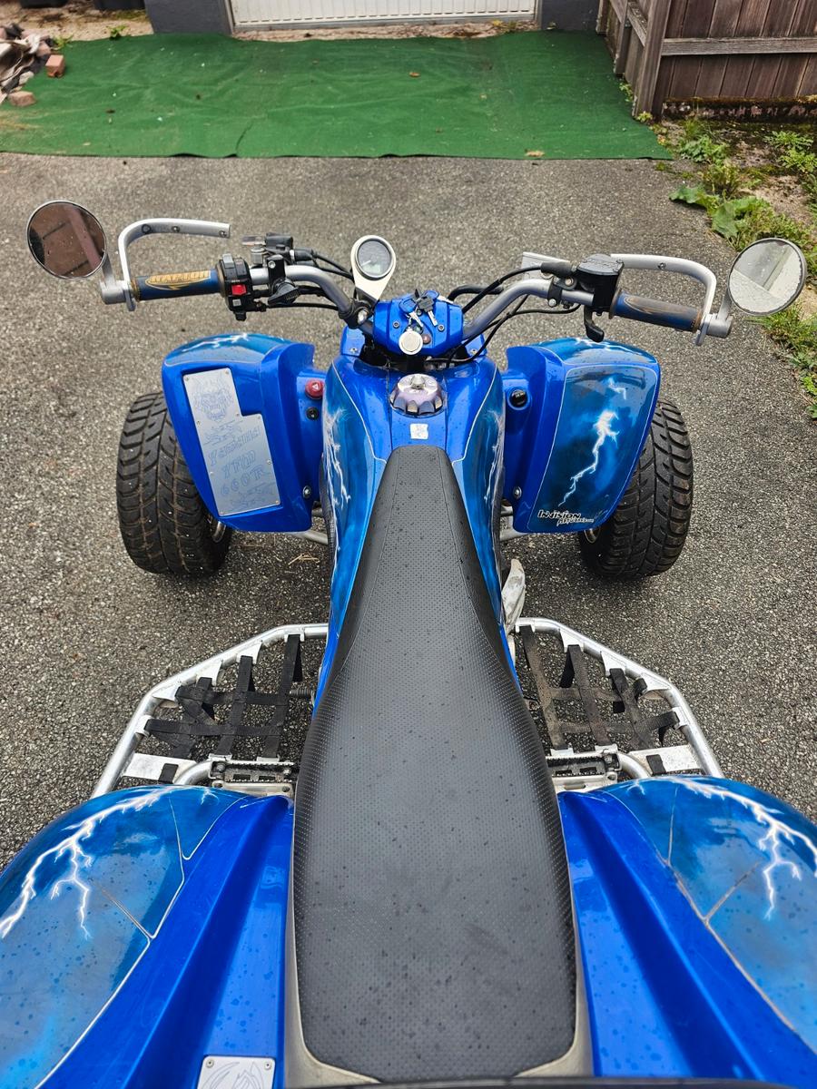 Yamaha Raptor 2005 — вигляд ззаду