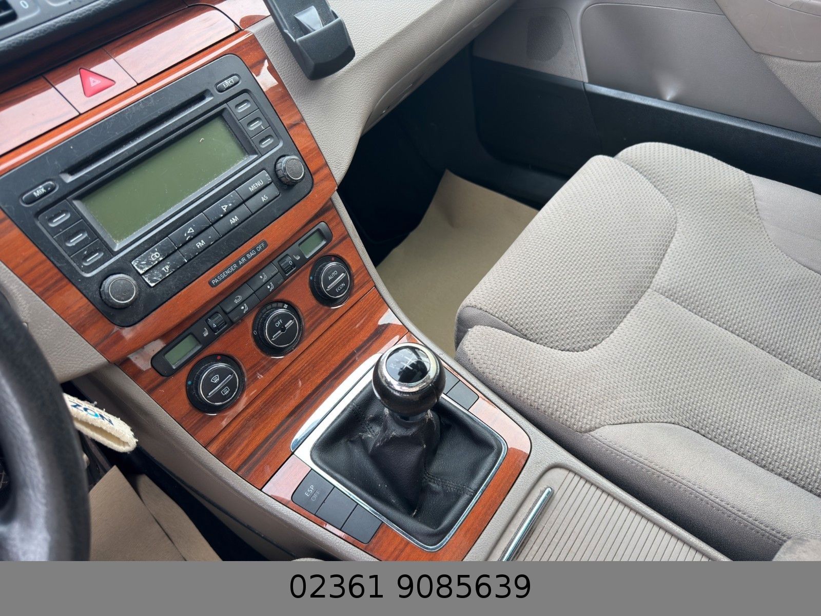 Fahrzeugabbildung Volkswagen Passat Lim. Comfortline;Klimaaut./2xParktronik/