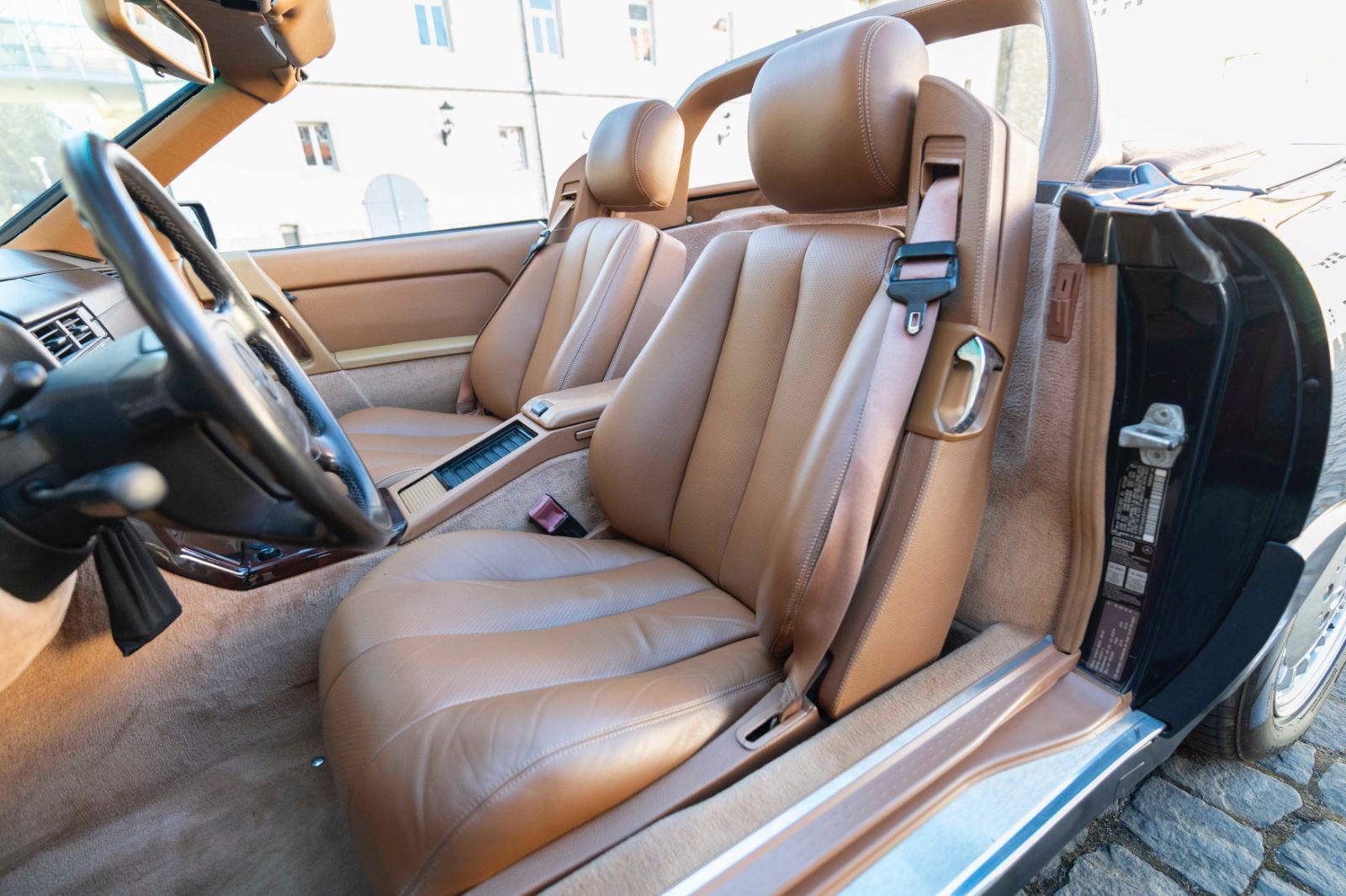 Fahrzeugabbildung Mercedes-Benz SL 500 TEMPOMAT ELEK.SITZE LEDER