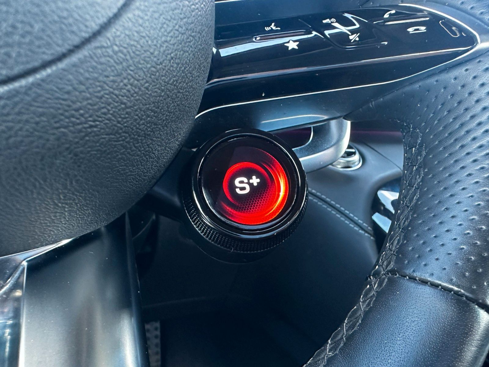 Fahrzeugabbildung Mercedes-Benz SL 43 AMG