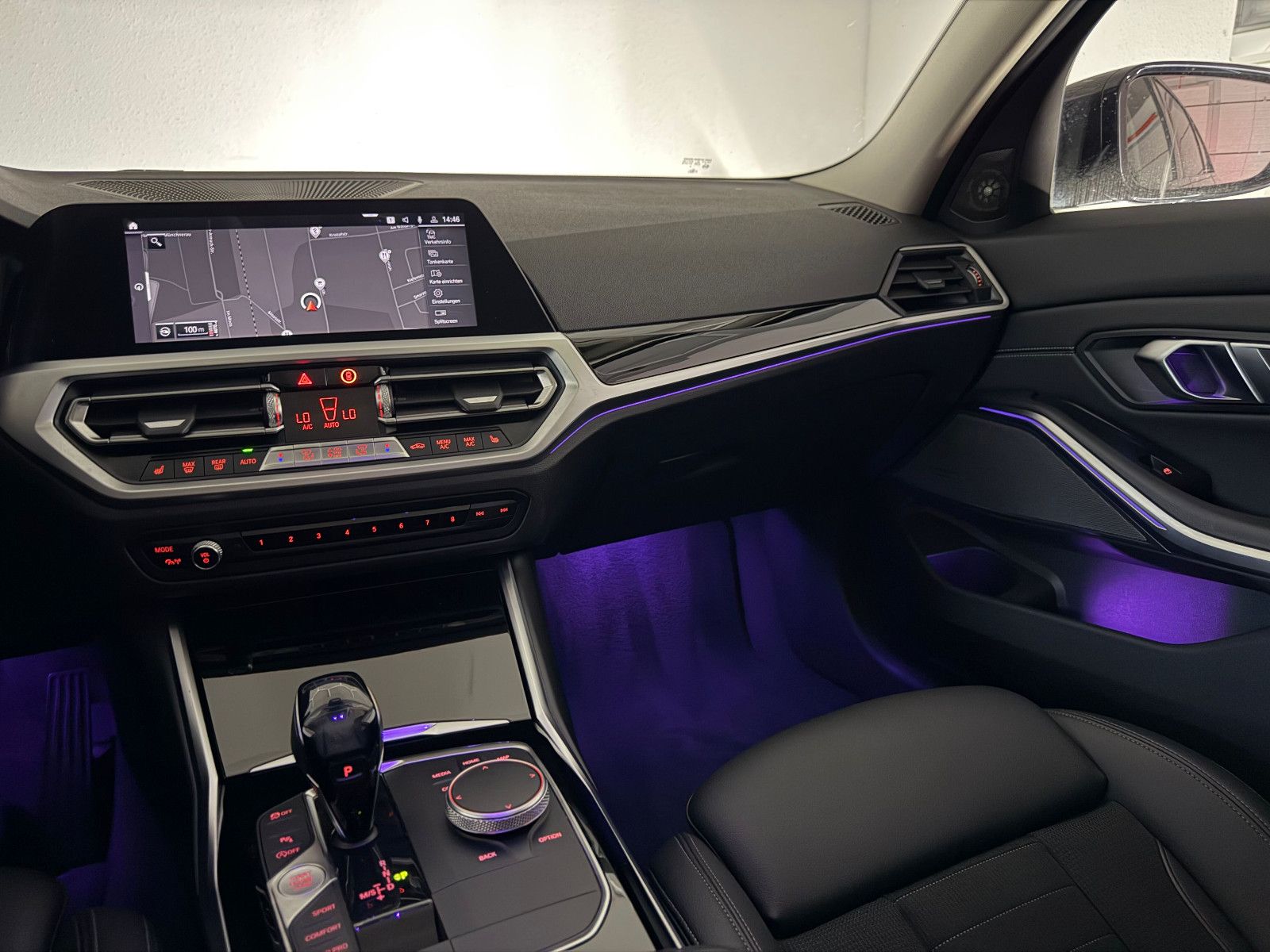 Fahrzeugabbildung BMW 320 d Lim. Sport Line/LED/LIVE COCKPIT/H&K/HuD