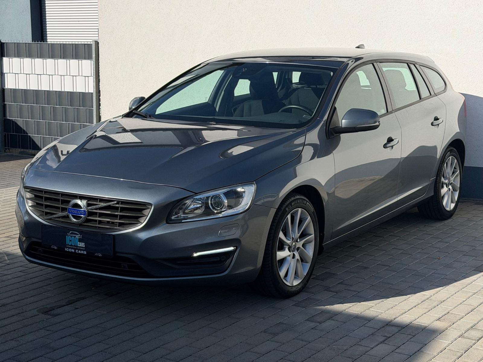 Volvo V60 Kombi Business D4/AHK/RKAMERA/TEMPOMAT/XENON