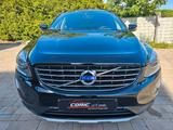 Volvo XC 60 XC60 Momentum 2WD - Volvo XC60 Unfallwagen