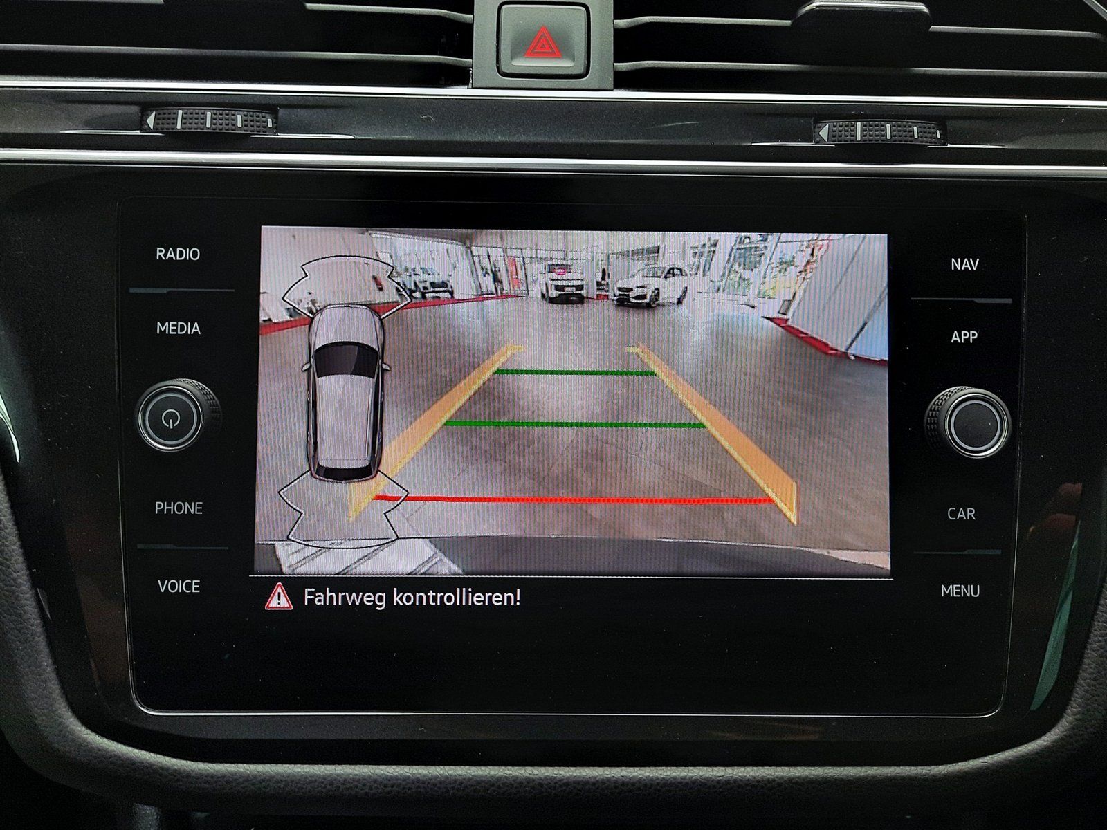 Fahrzeugabbildung Volkswagen Tiguan Active TSI *Navi*Cam*PDC*ACC*LED*Sitzhzg*