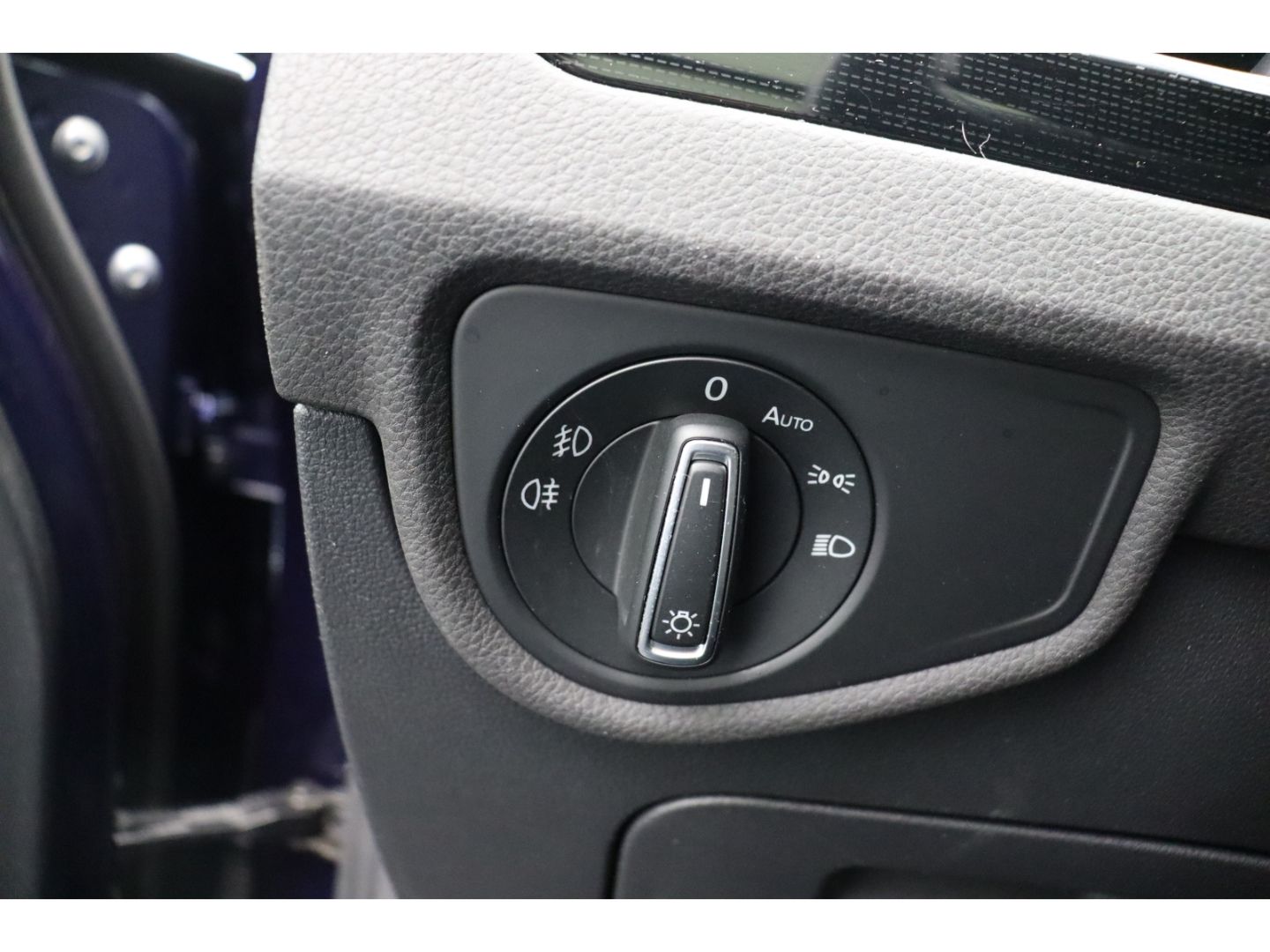 Fahrzeugabbildung Volkswagen Touran Comfortline BMT ACC, Pano, Schiebedach