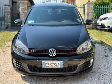 Volkswagen Golf - 2