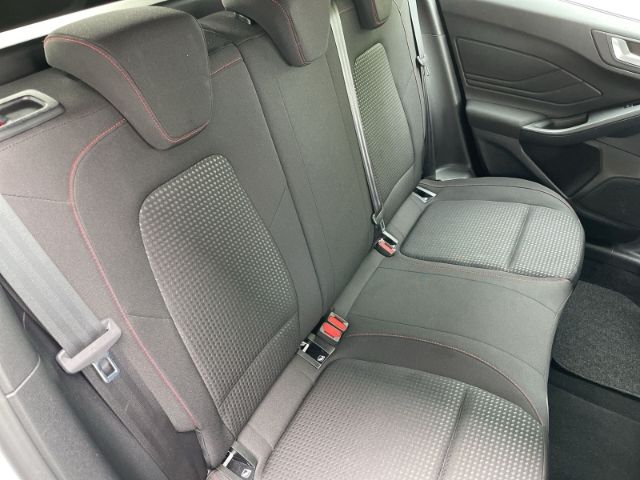 Fahrzeugabbildung Ford Focus 2.0 EcoBlue ST-Line AHK, Navi, Rückfahrkam