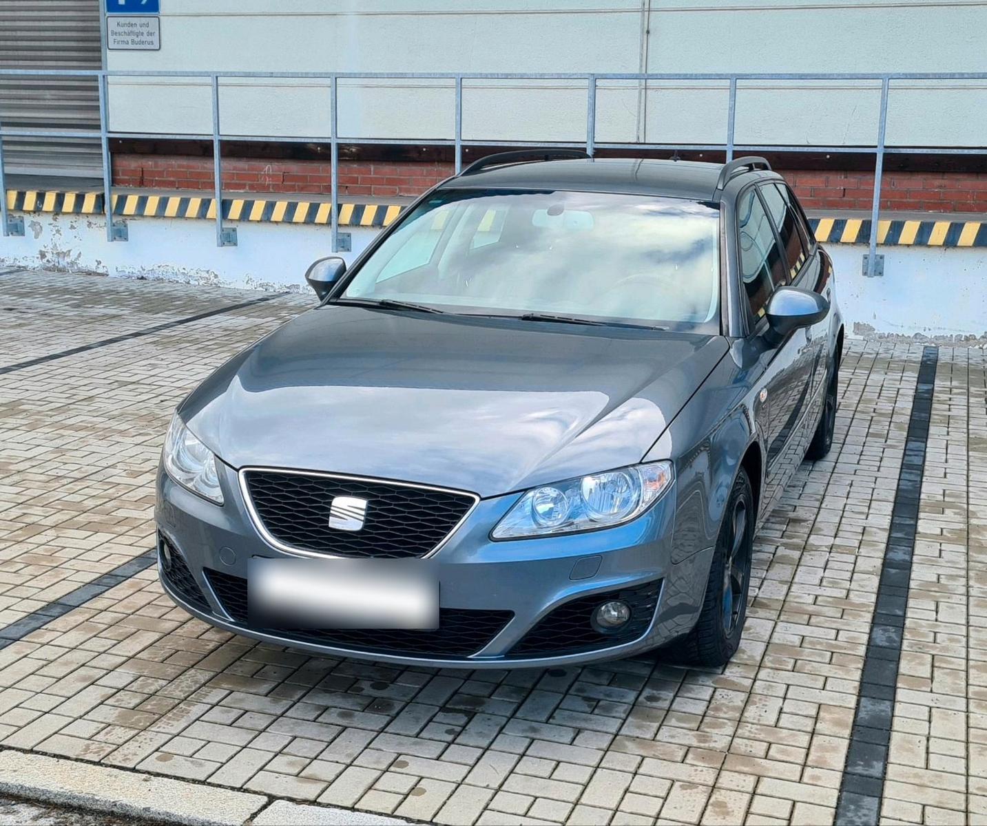 Seat Exeo 2012 — rear view