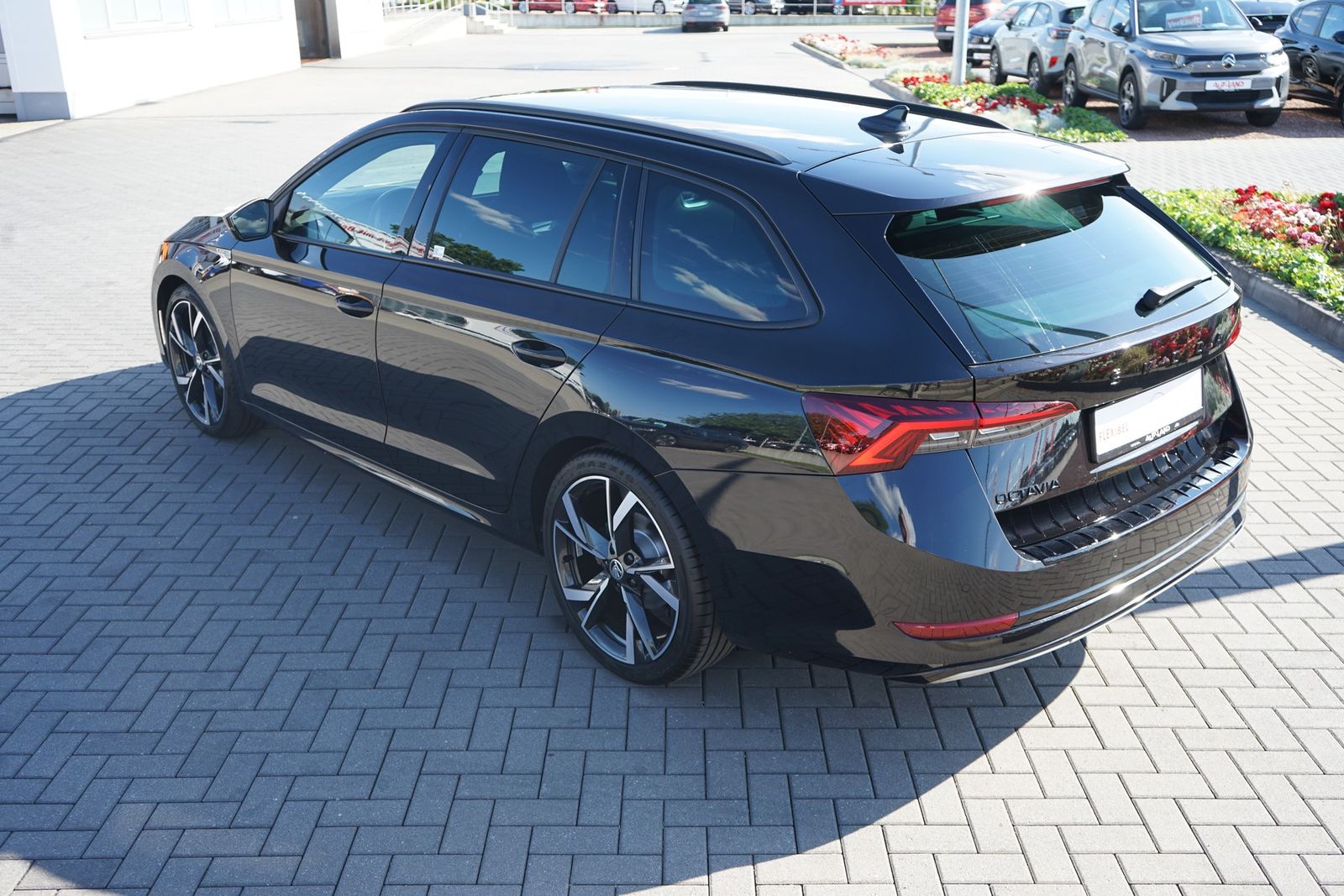 Skoda Octavia Combi 2.0 Sportline 4x4 LED Navi Head-Up foto 10