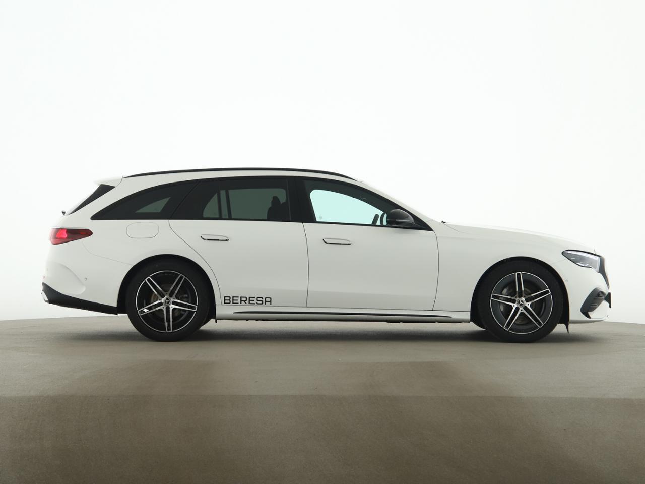 Mercedes-Benz E 220 d T AMG Digital Light Night Burmester MBUX