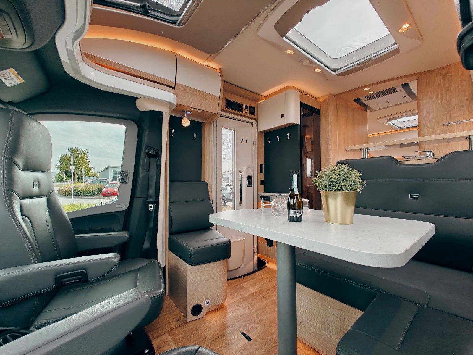 Fahrzeugabbildung HYMER / ERIBA / HYMERCAR B - KLASSE MC T 680 - INDIVIDUAL AUS ERSTBESITZ