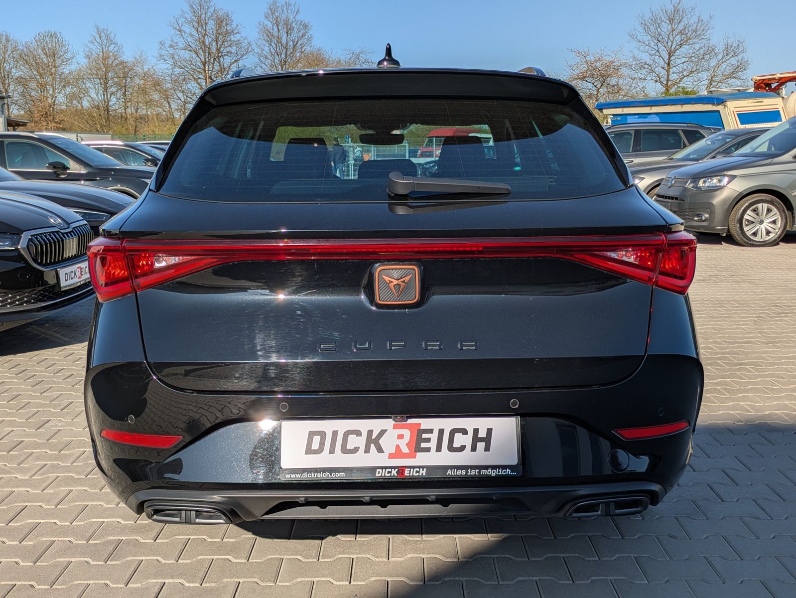 Fahrzeugabbildung CUPRA Leon 1.5 eTSI DSG MATRIX-LED*AHK*ACC*KAMERA*18"
