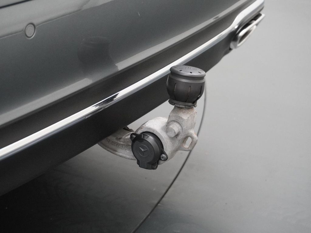 Mercedes-Benz E 350 e Avantgarde AHK Widescreen Sfeer verlicht