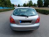 Nissan Almera 1.8I*Klimaa+Automatik* - Nissan Almera: Auto