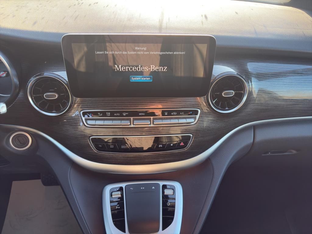 Fahrzeugabbildung Mercedes-Benz EQV 300 AVANTGARDE Lang Leder*Navi*360*KeyLess