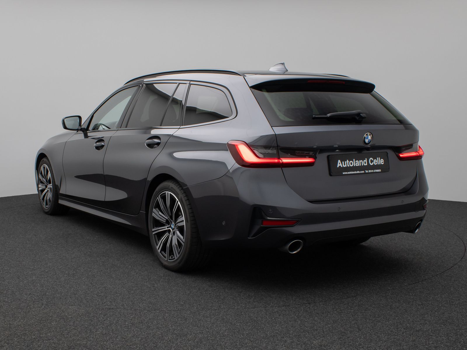 Fahrzeugabbildung BMW 330d xD Sport Line Kamera Lenkrhzg HUD DAB H/K