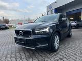 Volvo XC 40 XC40 Momentum Pro 2WD - Volvo XC40: Momentum