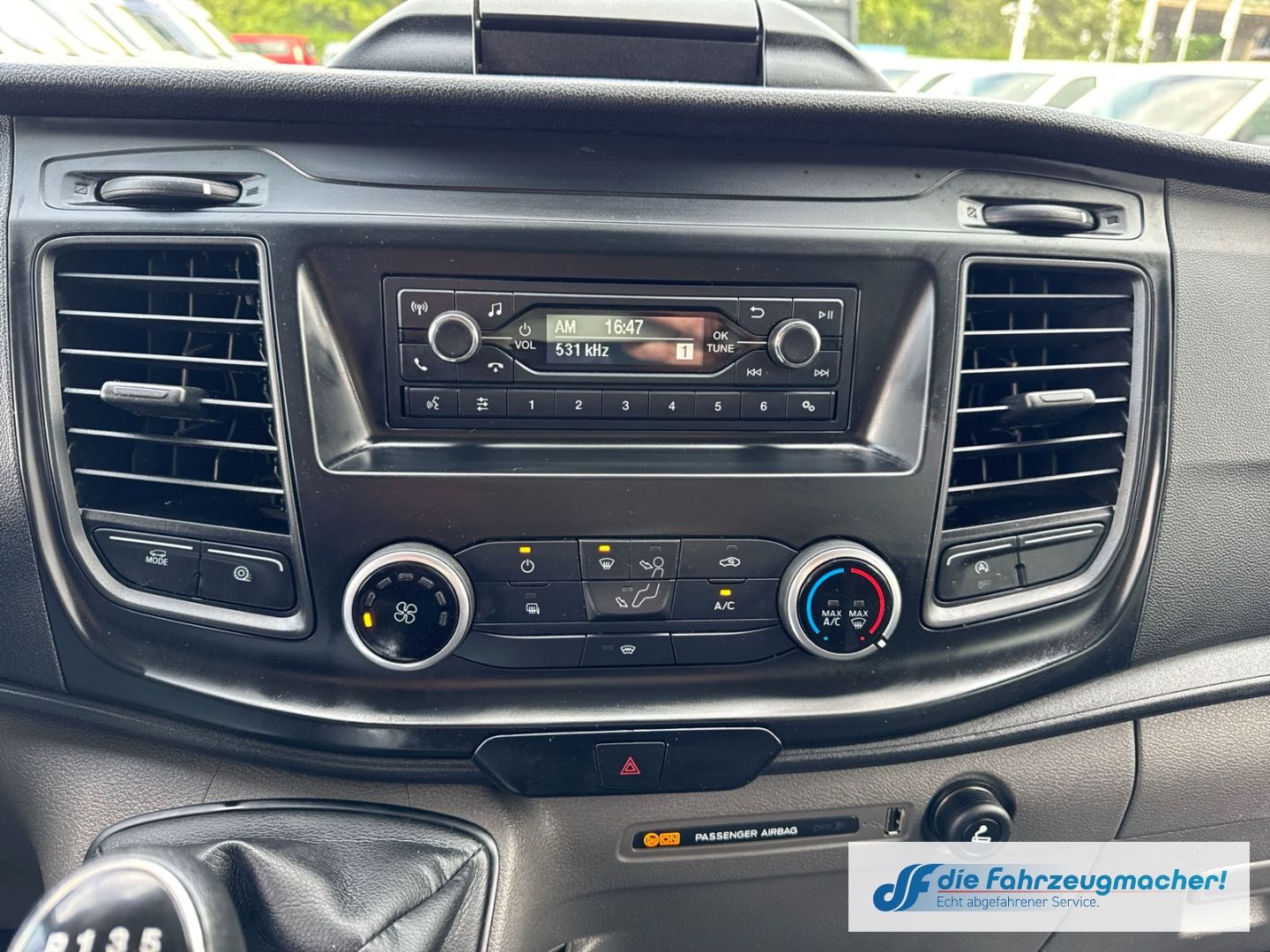 Fahrzeugabbildung Ford Transit Pritsche 310 L2 Doppelkabine AHK DAB Tel