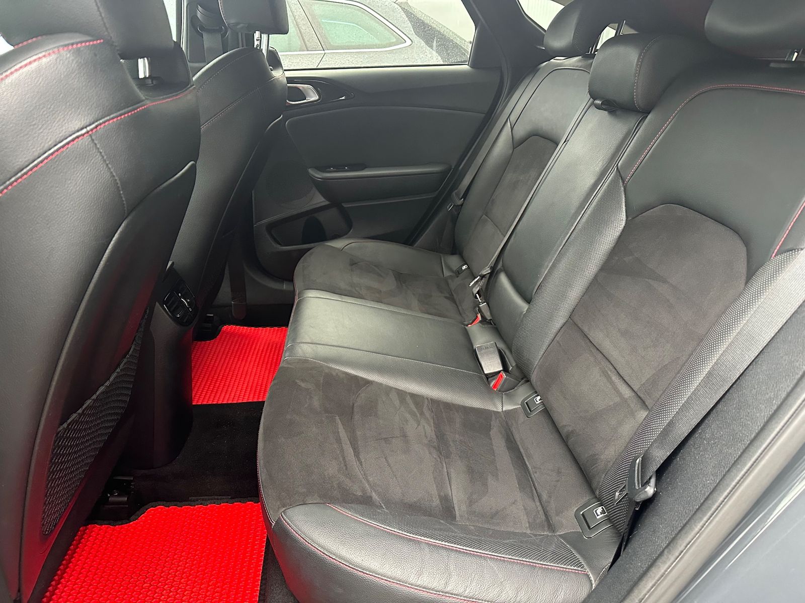 Fahrzeugabbildung Kia pro cee'd / ProCeed 1.6 T-GDI DCT7 GT NAV+LED