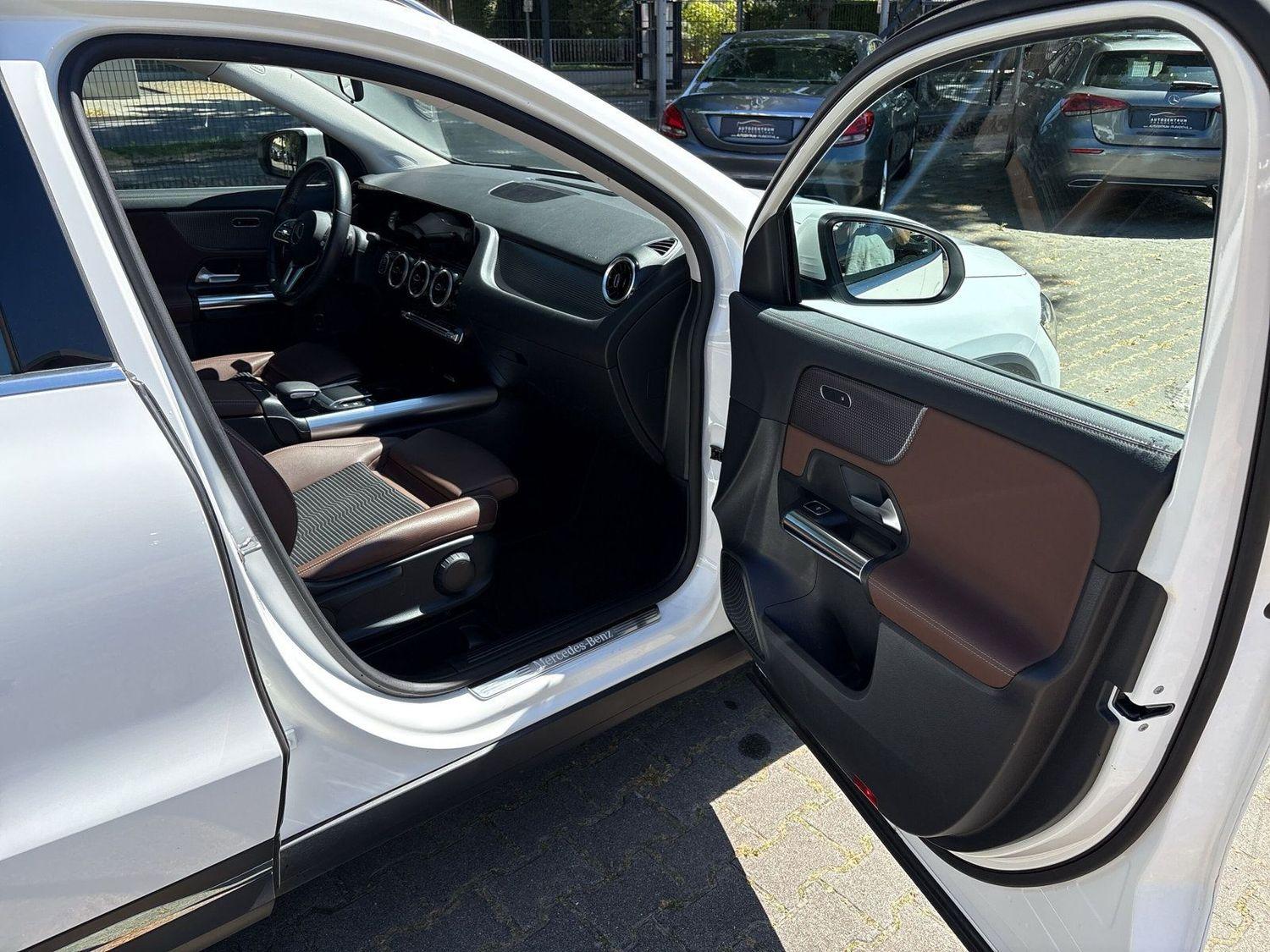 Mercedes-Benz GLA 8Fach PANO AHK ACC, миниатюра 20