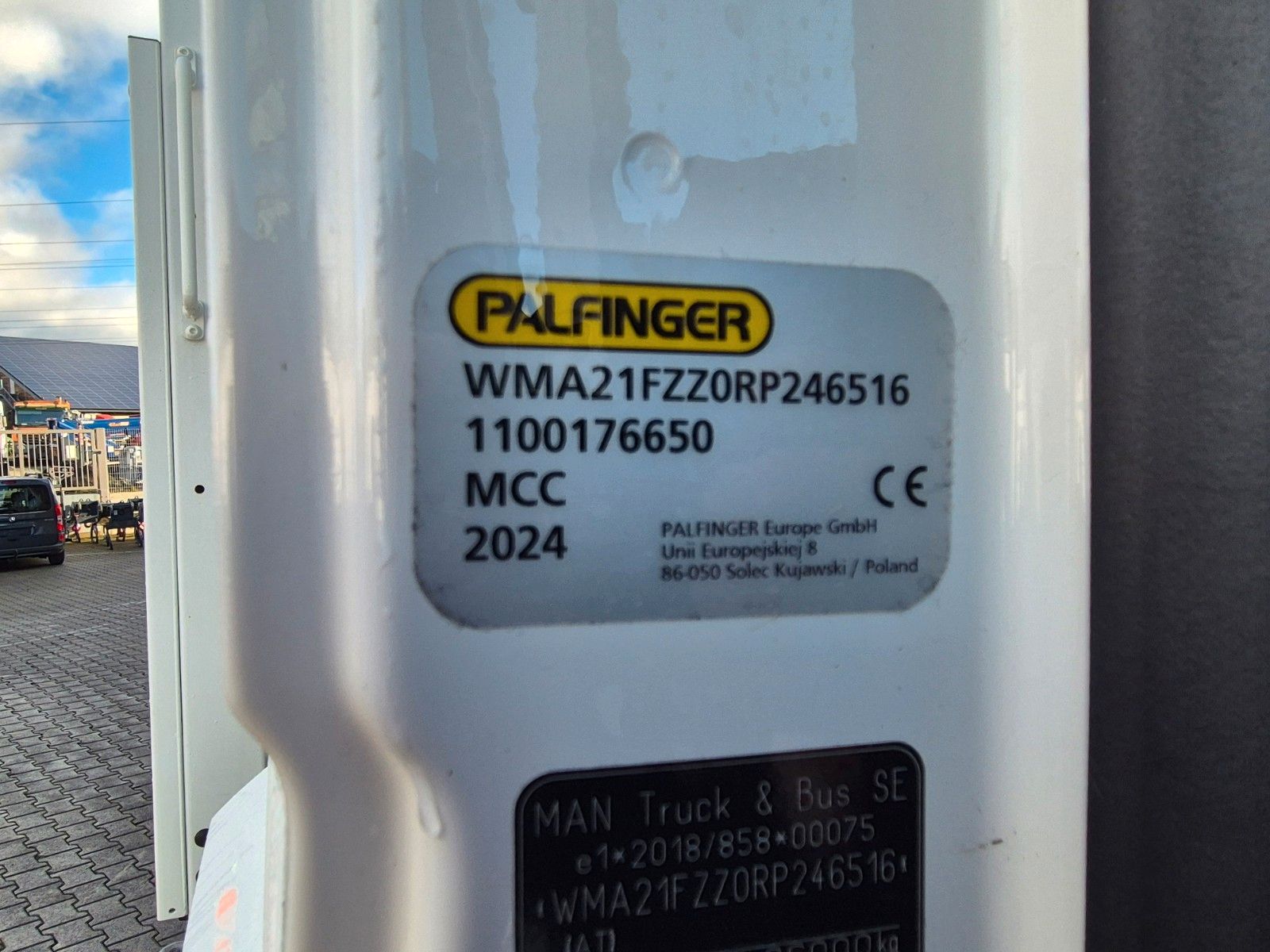 Fahrzeugabbildung MAN TGS 26.470 6x2-4 LL Baustoff Palfinger PK20.501L