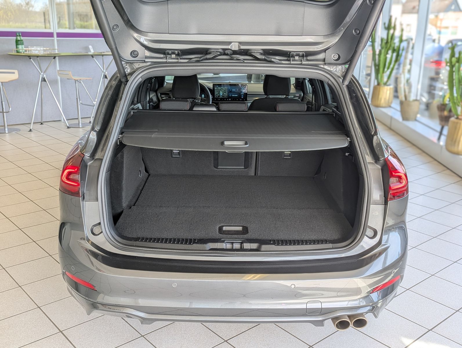 Fahrzeugabbildung Ford Focus 1.0 ST-Line X EB Matrix B&amp;O ACC Kamera 18"