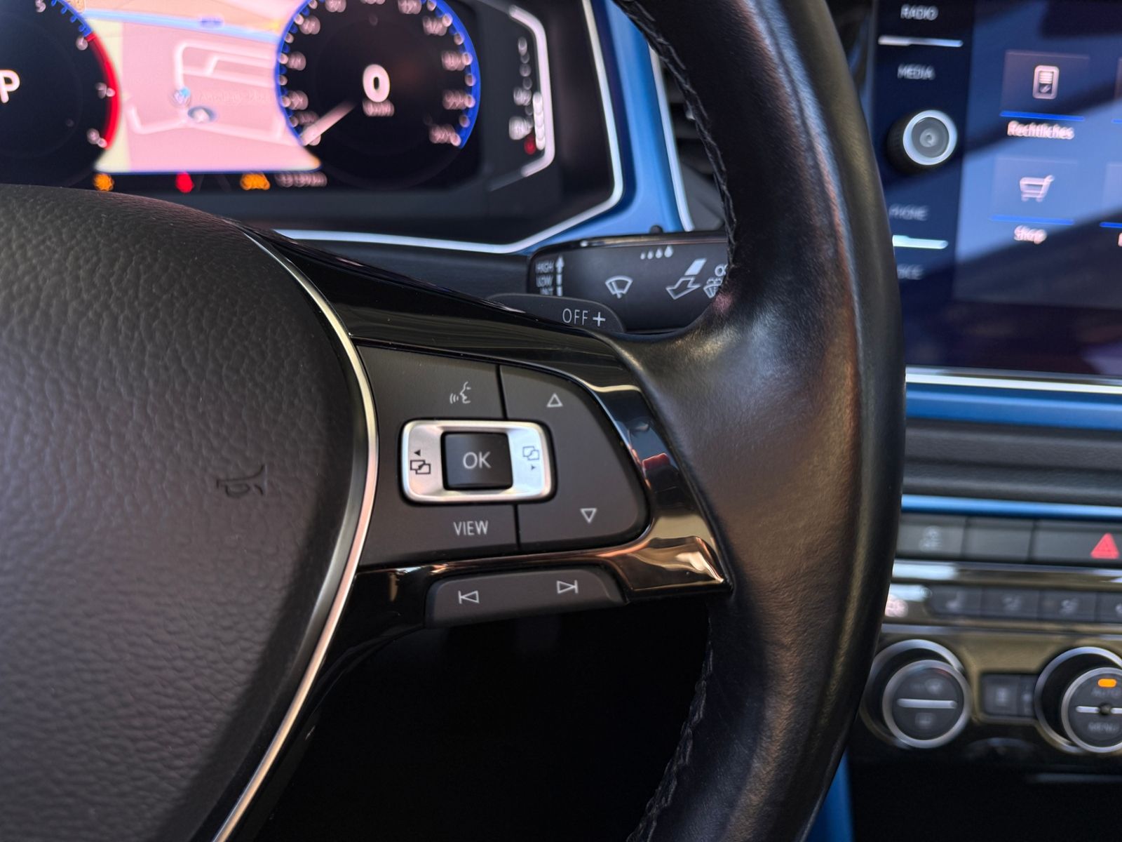 Fahrzeugabbildung Volkswagen T-Roc Cabriolet ACT LED NAVI SHZ