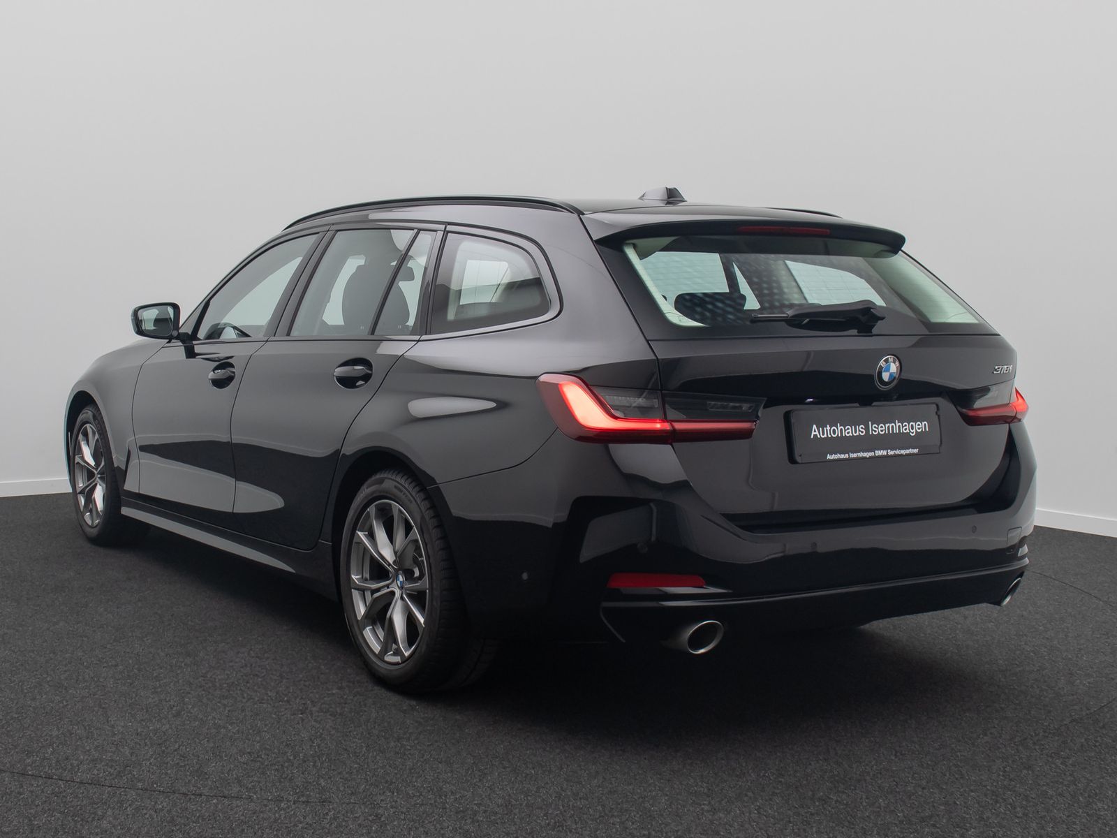 Fahrzeugabbildung BMW 318i Alarm DAB Kamera Sportlenkrad CockpitPlus
