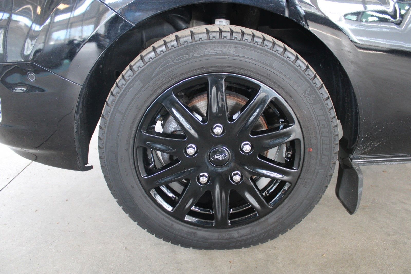 Fahrzeugabbildung Ford Ford Nugget PLUS Aufstelldach Aut WC Markise AHK