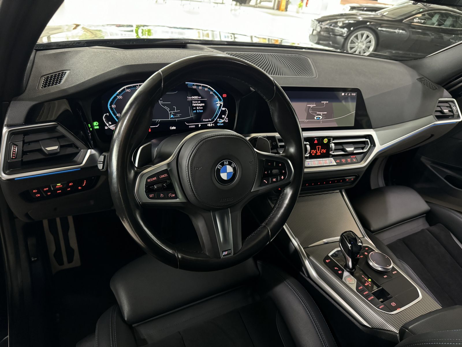 Fahrzeugabbildung BMW 320e M Sport Kamera Laser HUD DAB HiFi Komfort