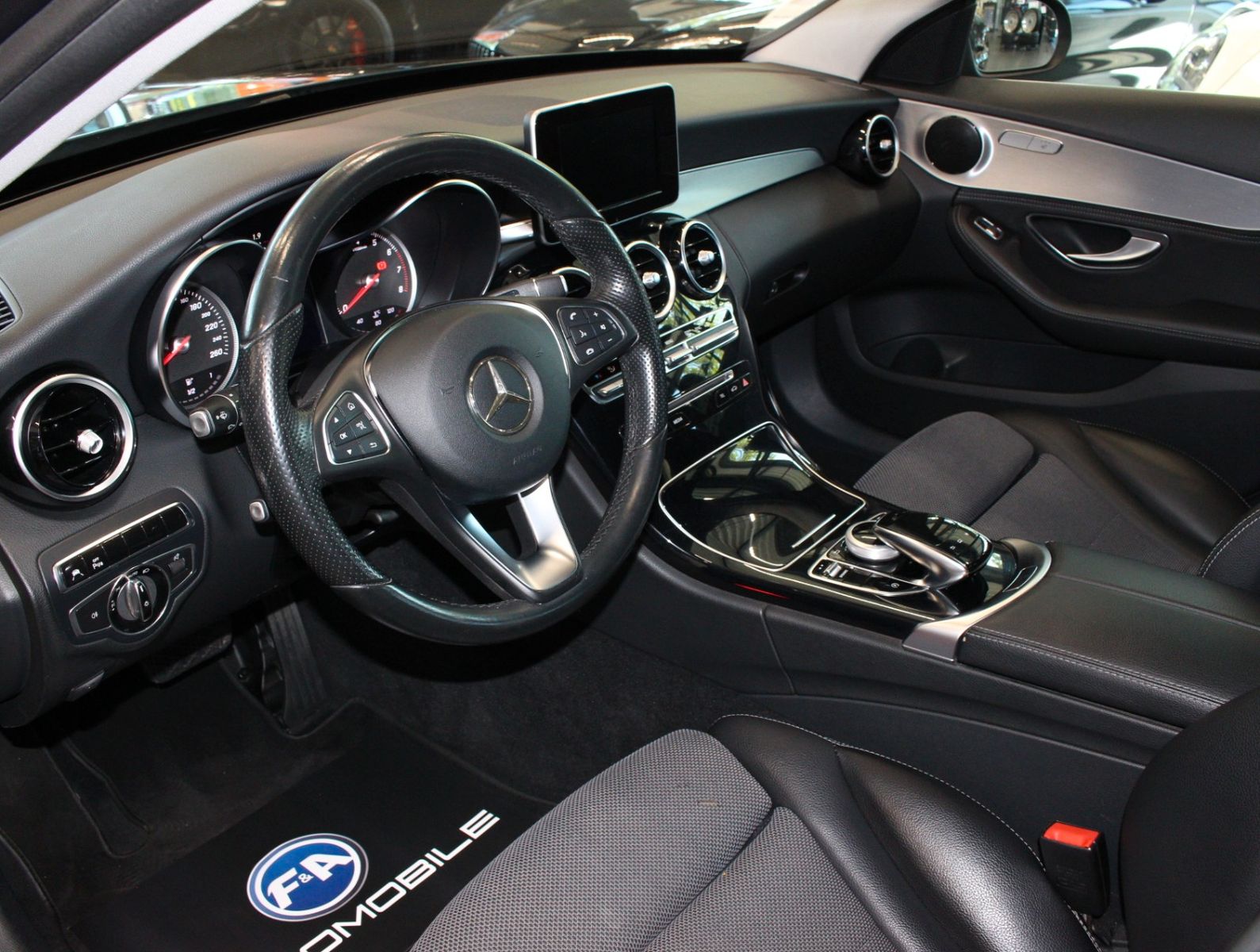 Fahrzeugabbildung Mercedes-Benz C 180 T AVANTGARDE*2.Hand*