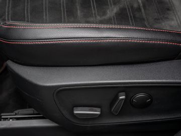 Ford Kuga 2.5 Plug-In Hybrid ST-Line X Kamera Navi